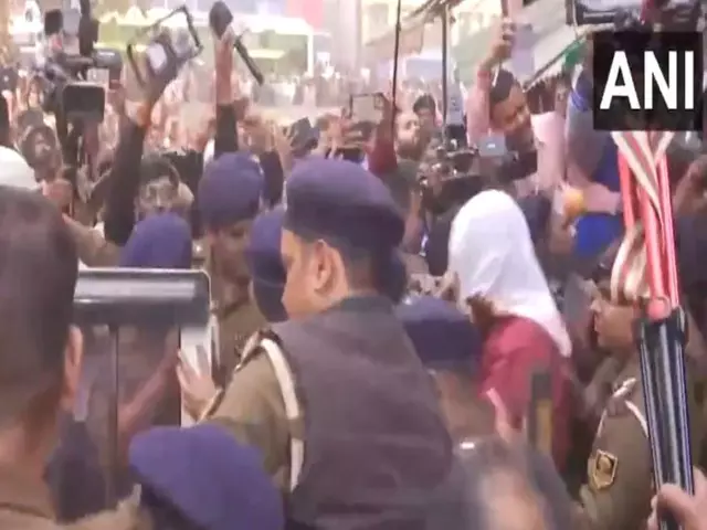 Patna: गोलीबारी के बाद पुलिस ने चार आरोपियों को हिरासत में लिया Patna: गोलीबारी के बाद पुलिस ने चार आरोपियों को हिरासत में लिया