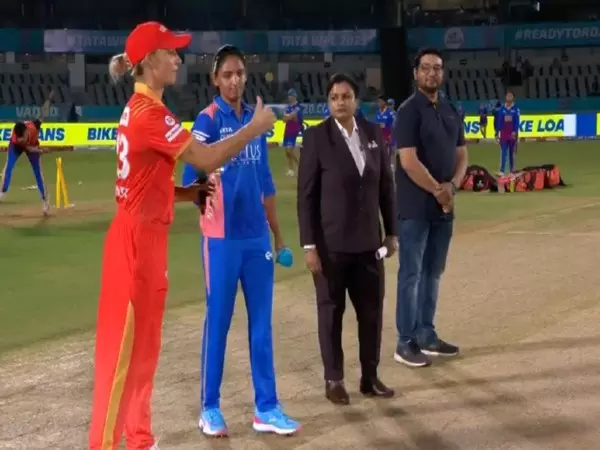 WPL: मुंबई इंडियंस ने टॉस जीता, गुजरात जायंट्स के खिलाफ गेंदबाजी का फैसला किया WPL: मुंबई इंडियंस ने टॉस जीता, गुजरात जायंट्स के खिलाफ गेंदबाजी का फैसला किया