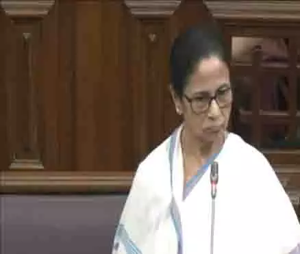 Mamata की मृत्यु कुंभ टिप्पणी पर राजनीतिक और धार्मिक नेताओं ने कड़ी आलोचना की Mamata की मृत्यु कुंभ टिप्पणी पर राजनीतिक और धार्मिक नेताओं ने कड़ी आलोचना की
