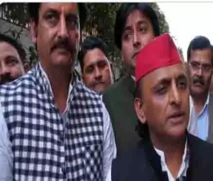 क्या UP सरकार महाकुंभ के जरिए 1 ट्रिलियन डॉलर की अर्थव्यवस्था का अपना विजन पूरा करना चाहती है?: अखिलेश यादव क्या UP सरकार महाकुंभ के जरिए 1 ट्रिलियन डॉलर की अर्थव्यवस्था का अपना विजन पूरा करना चाहती है?: अखिलेश यादव