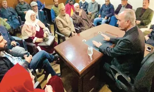 नेशनल कांफ्रेंस ने श्रीनगर में बैठक की नेशनल कांफ्रेंस ने श्रीनगर में बैठक की