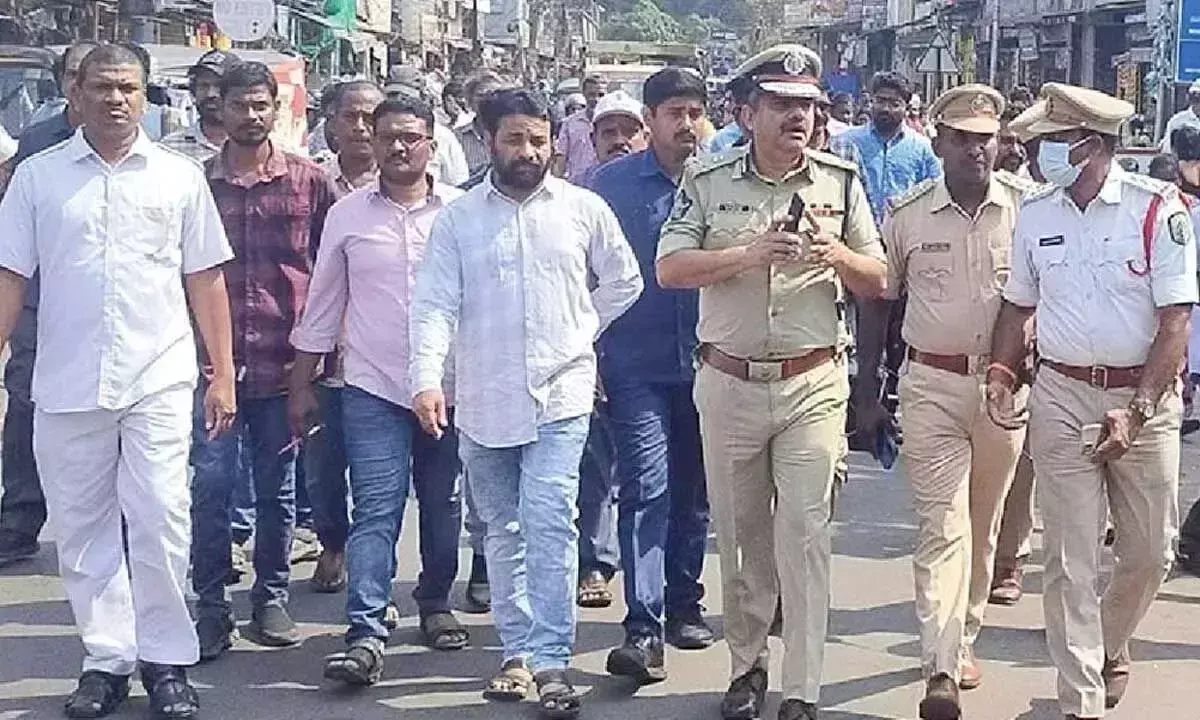 Andhra Pradesh: लंबे इंतजार के बाद अब पूरा बाजार अतिक्रमण मुक्त Andhra Pradesh: लंबे इंतजार के बाद अब पूरा बाजार अतिक्रमण मुक्त