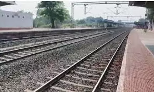 Haryana:  युवती ने ट्रेन के आगे कूदकर की आत्महत्या