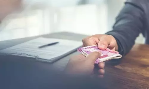 Himachal: बीडीओ रिश्वत लेते पकड़ा गया Himachal: बीडीओ रिश्वत लेते पकड़ा गया