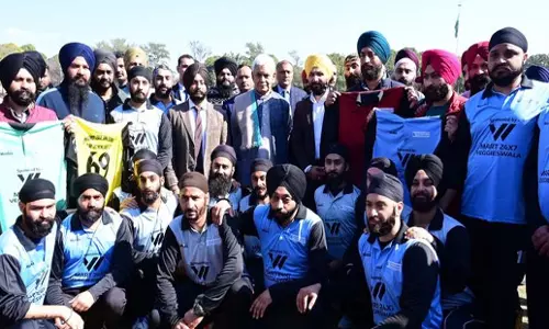 J&K: सिन्हा ने जम्मू में पहली सिख क्रिकेट लीग का उद्घाटन किया