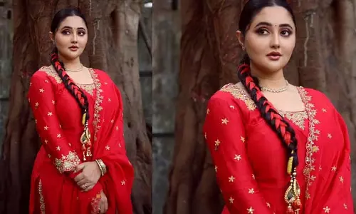 Hair Style For Bridesmaid: ट्रेंडी हेयरस्टाइल से अपनी दोस्त की शादी में बिखेरें अपना जलवा, देखकर लोग करेंगे आपकी तारीफ
