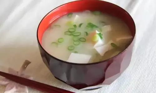 Miso Soup Recipe :जापान की मशहूर मिसो सूप की रेसिपी जरूर ट्राई करें Miso Soup Recipe :जापान की मशहूर मिसो सूप की रेसिपी जरूर ट्राई करें