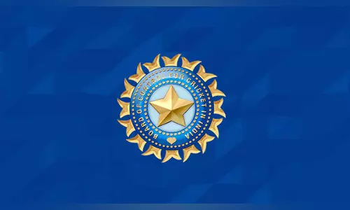 Ranji Trophy Semi-Final: पहले दिन के खेल के अंत में विदर्भ, केरल की स्थिति मजबूत Ranji Trophy Semi-Final: पहले दिन के खेल के अंत में विदर्भ, केरल की स्थिति मजबूत