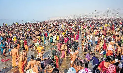 Jharkhand:  कुंभ में गया था दोस्त, परीक्षा देने पहुंचा युवक, पकड़ा गया