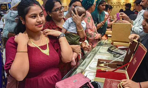 सोने की कीमतों में फिर उछाल; आज का हाल!