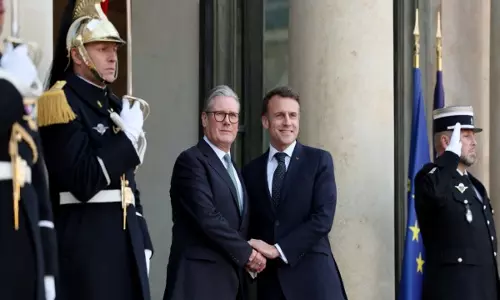 British PM ने कहा- यूक्रेन में ब्रिटिश सेना भेजने से पहले अमेरिका की बैकस्टॉप की जरूरत है