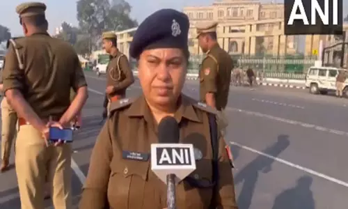 UP विधानसभा का बजट सत्र आज से शुरू होने के कारण विधानसभा के बाहर सुरक्षा बढ़ा दी गई