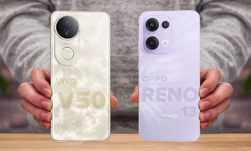 Vivo V50 5G vs Oppo Reno 13 5G कैमरा से लेकर बैटरी तक Vivo V50 5G vs Oppo Reno 13 5G कैमरा से लेकर बैटरी तक