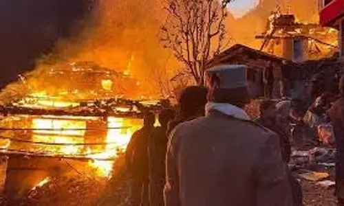 Himachal: भीषण अग्निकांड ने चारों ओर तबाही Himachal: भीषण अग्निकांड ने चारों ओर तबाही