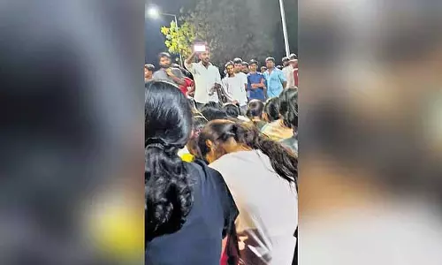 अनंतपुर कलेक्टर ने CUAP में सुरक्षा मुद्दों पर चिंता जताई अनंतपुर कलेक्टर ने CUAP में सुरक्षा मुद्दों पर चिंता जताई