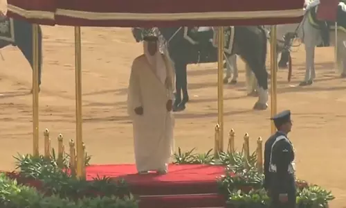 कतर के अमीर को Rashtrapati Bhavan में गार्ड ऑफ ऑनर और औपचारिक स्वागत मिला
