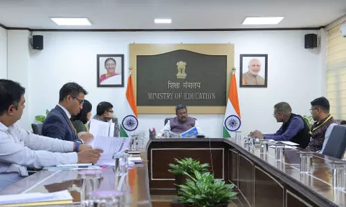 साल में दो बार बोर्ड परीक्षा: केंद्रीय शिक्षा मंत्रालय की अहम बैठक, सार्वजनिक होगा नई योजना का मसौदा साल में दो बार बोर्ड परीक्षा: केंद्रीय शिक्षा मंत्रालय की अहम बैठक, सार्वजनिक होगा नई योजना का मसौदा