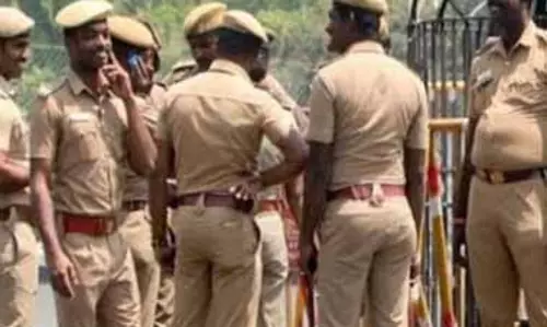 महिला पुलिसकर्मी पर हमले के बाद पझावनथंगल Railway Station पर सुरक्षा बढ़ा दी गई महिला पुलिसकर्मी पर हमले के बाद पझावनथंगल Railway Station पर सुरक्षा बढ़ा दी गई