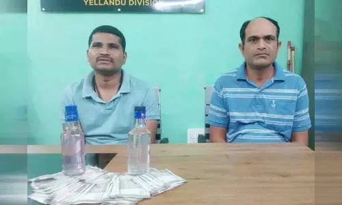 Kothagudem में दो वन अधिकारी एसीबी के शिकंजे में