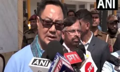 केंद्रीय मंत्री Kiren Rijiju ने जामिया विश्वविद्यालय में हज यात्रियों के लिए फिटनेस कार्यक्रम में भाग लिया
