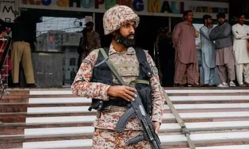 Pakistan के कुर्रम में 4 अर्धसैनिक बल के जवान मारे गए