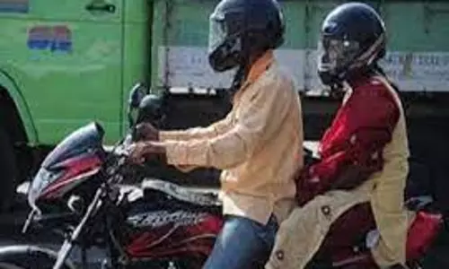 Saharanpur: दोपहिया वाहन चालक एवं सहयात्री का हेलमेट पहनना अनिवार्य: जिलाधिकारी