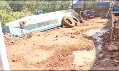 कलंगुट में मछुआरों ने GTDC फूड कोर्ट स्टॉल्स से अवैध सीवेज डिस्चार्ज का विरोध किया