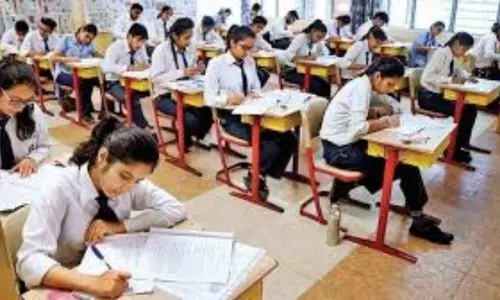Ballia: नकलविहीन और पारदर्शी परीक्षा कराने के लिए प्रशासन सख्त