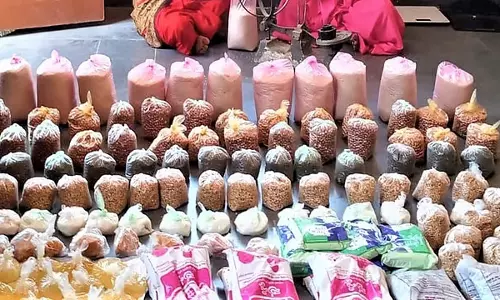Hubli: बच्चों को दिए जाने वाले खाद्य पदार्थ चुराने और बेचने के आरोप, 18 गिरफ्तार