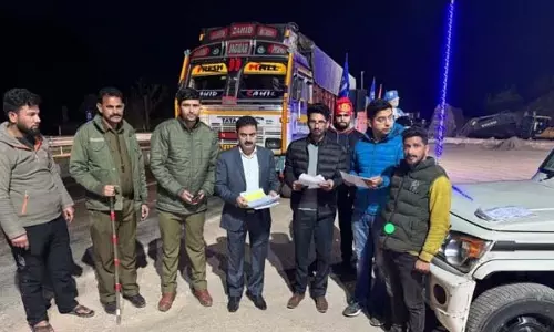 Jammu: राज्य कर विभाग ने बैटरी स्क्रैप डीलर से 6.92 लाख रुपये का जुर्माना वसूला Jammu: राज्य कर विभाग ने बैटरी स्क्रैप डीलर से 6.92 लाख रुपये का जुर्माना वसूला