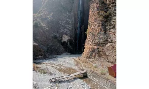 Jammu: कभी एक संपन्न पर्यटन स्थल रहा सियाड़ बाबा झरना खंडहर में तब्दील