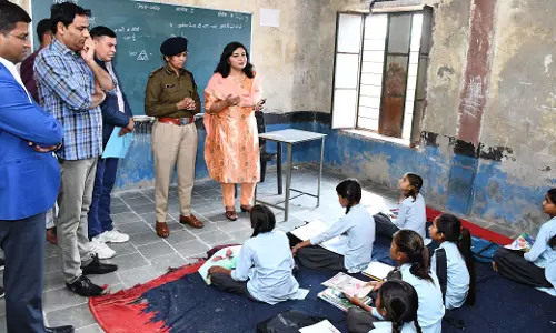 Madhopur: जिला कलेक्टर ने किया राजकीय उच्च माध्यमिक विद्यालय  का किया निरीक्षण