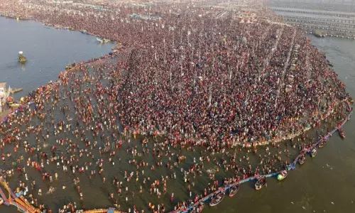 महाकुंभ मेले के दौरान मल प्रदूषण जारी रहा: CPCB ने एनजीटी को दी रिपोर्ट महाकुंभ मेले के दौरान मल प्रदूषण जारी रहा: CPCB ने एनजीटी को दी रिपोर्ट