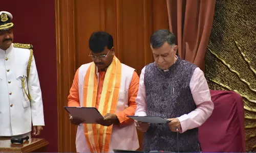 मिल्कीपुर MLA चंद्रभानु पासवान ने उत्तर प्रदेश विधानसभा के सदस्य के रूप में शपथ ली मिल्कीपुर MLA चंद्रभानु पासवान ने उत्तर प्रदेश विधानसभा के सदस्य के रूप में शपथ ली