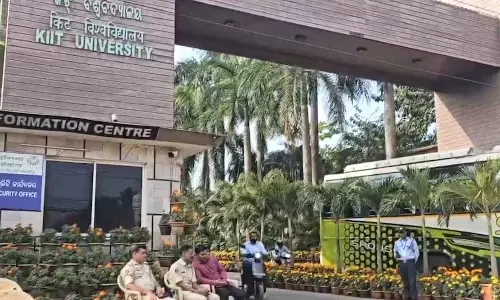 BIG BREAKING: KIIT सुसाइड केस में दो सिक्योरिटी गार्ड गिरफ्तार BIG BREAKING: KIIT सुसाइड केस में दो सिक्योरिटी गार्ड गिरफ्तार