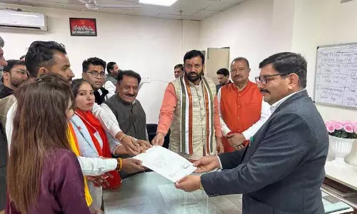 MC poll: नामांकन दाखिल करने के आखिरी दिन राजनीतिक दिग्गज आगे चल रहे MC poll: नामांकन दाखिल करने के आखिरी दिन राजनीतिक दिग्गज आगे चल रहे