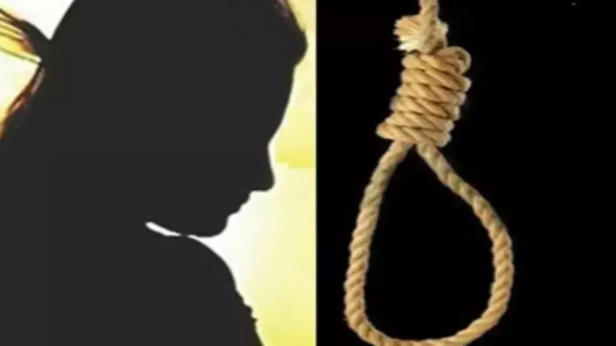 Dumka: पिता ने डांटा तो बेटे ने फांसी लगाकर दे दी जान