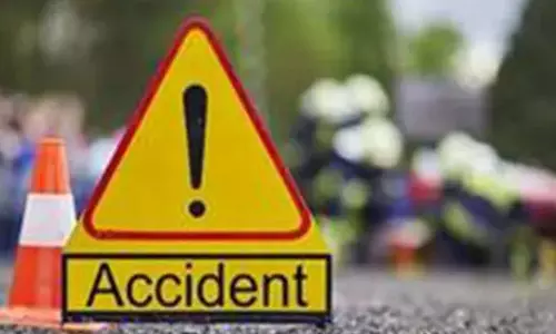Jharkhand: महाकुंभ श्रद्धालुओं को ले जा रहे वाहन दुर्घटनाग्रस्त, दो की मौत, कई घायल
