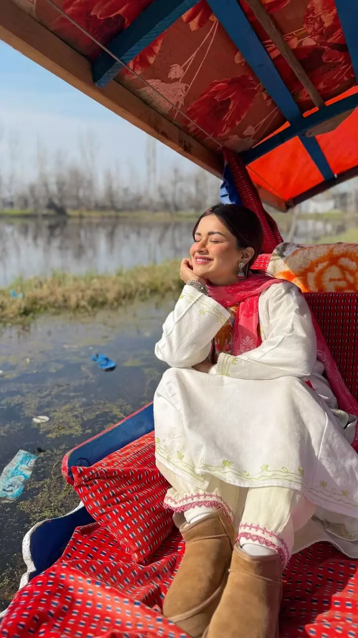 खूबसूरत अभिनेत्री अवनीत कौर का लेटेस्ट फोटोशूट