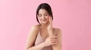 Winter Beauty Tips: समुद्र में भी ग्लोइंग रहेगी आपकी स्किन, बस अपनाएं ये 5 आसान टिप्स Winter Beauty Tips: समुद्र में भी ग्लोइंग रहेगी आपकी स्किन, बस अपनाएं ये 5 आसान टिप्स