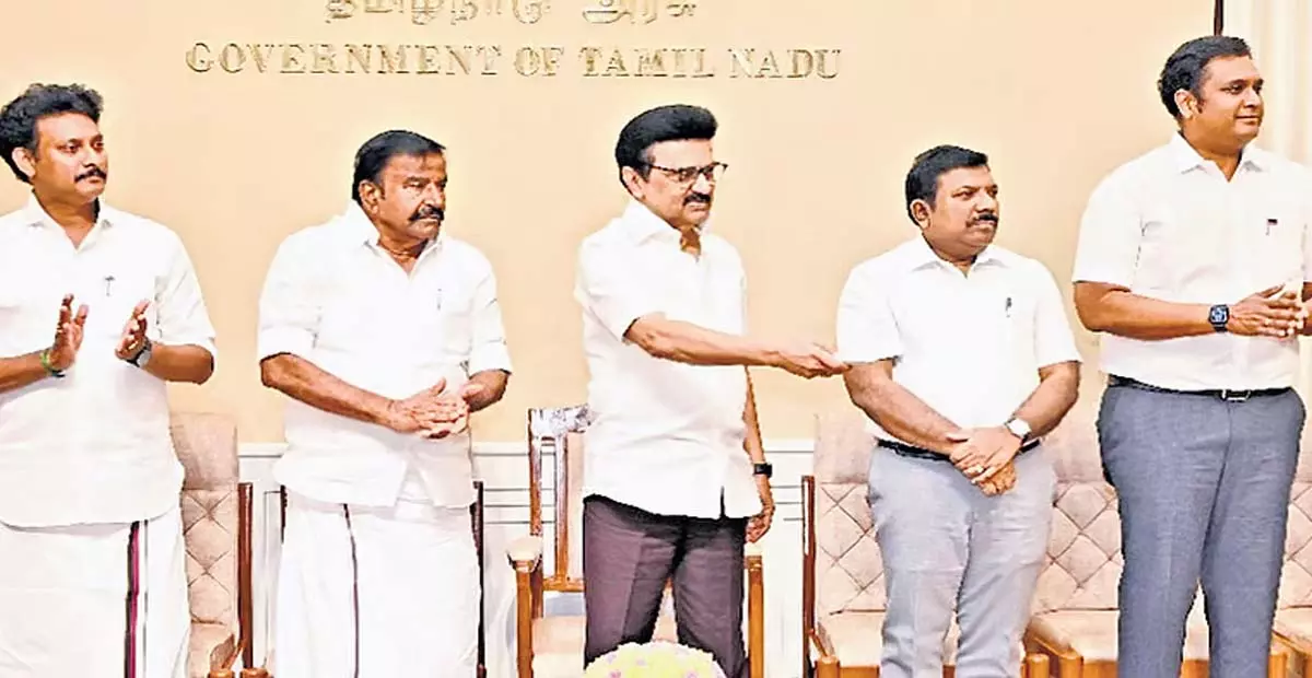 Tamil Nadu: सीएम स्टालिन ने मदुरै की आधारशिला रखी Tamil Nadu: सीएम स्टालिन ने मदुरै की आधारशिला रखी