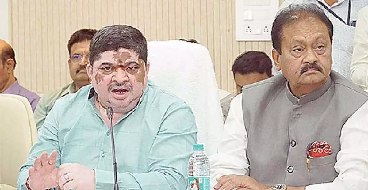 Telangana: पोन्नम ने रमजान से पहले समीक्षा बैठक की Telangana: पोन्नम ने रमजान से पहले समीक्षा बैठक की