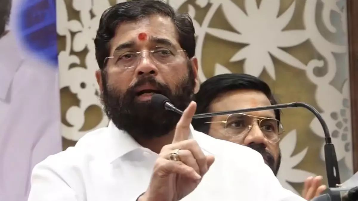 Maharashtra : उपमुख्यमंत्री ने बीएमसी चुनाव के लिए शिवसेना कार्यकर्ताओं को एकजुट किया Maharashtra : उपमुख्यमंत्री ने बीएमसी चुनाव के लिए शिवसेना कार्यकर्ताओं को एकजुट किया