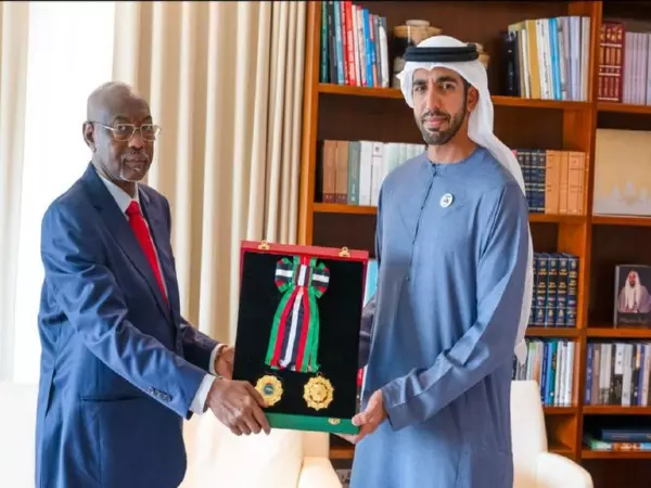 UAE राष्ट्रपति ने चाड के राजदूत को स्वतंत्रता का प्रथम श्रेणी पदक प्रदान किया UAE राष्ट्रपति ने चाड के राजदूत को स्वतंत्रता का प्रथम श्रेणी पदक प्रदान किया