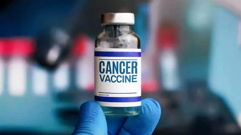 भारत में कैंसर की वैक्सीन, 5 से 6 महीने में होगी उपलब्ध, केंद्रीय मंत्री ने की बड़ी घोषणा भारत में कैंसर की वैक्सीन, 5 से 6 महीने में होगी उपलब्ध, केंद्रीय मंत्री ने की बड़ी घोषणा