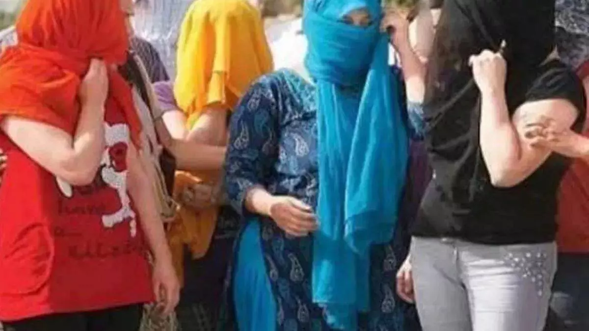 Bareilly: स्पा सेंटर में नौकरी के बहाने लड़कियों से कराया गंदा काम ,FIR दर्ज Bareilly: स्पा सेंटर में नौकरी के बहाने लड़कियों से कराया गंदा काम ,FIR दर्ज