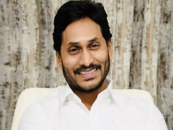 YSRCP ने पूर्व सीएम वाईएस जगन मोहन रेड्डी की सुरक्षा में चूक का आरोप लगाया YSRCP ने पूर्व सीएम वाईएस जगन मोहन रेड्डी की सुरक्षा में चूक का आरोप लगाया