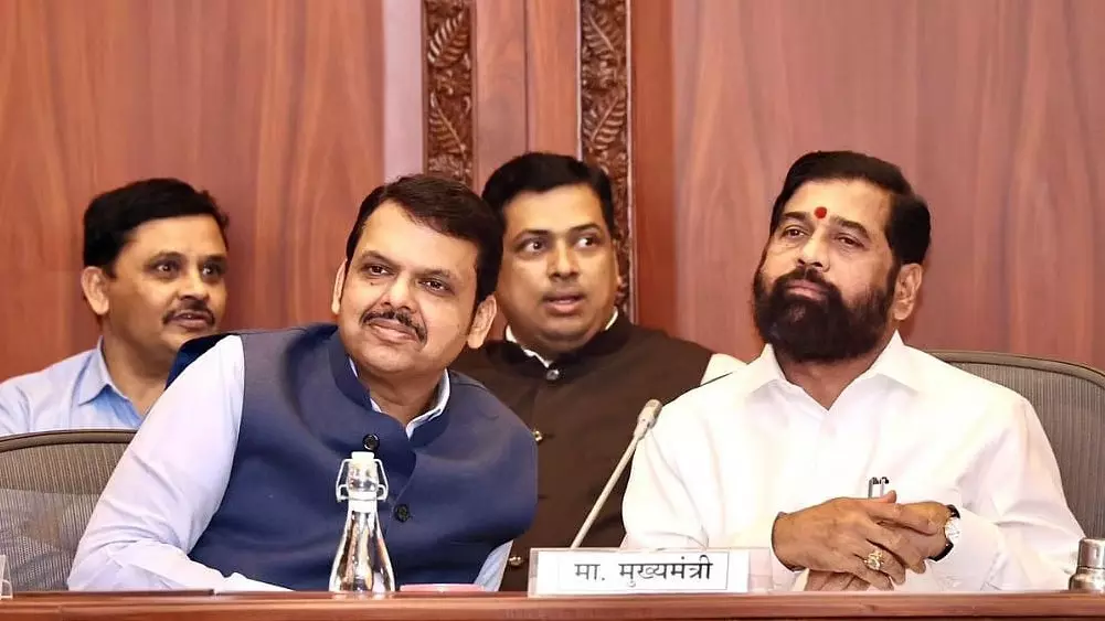 CM Fadnavis ; शीत युद्ध की खबरों के बीच वायरल टिप्पणी पर एकनाथ शिंदे ने दी सफाई CM Fadnavis ; शीत युद्ध की खबरों के बीच वायरल टिप्पणी पर एकनाथ शिंदे ने दी सफाई