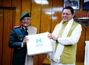 Dehradun: CDS अनिल चौहान ने की सीएम धामी से मुलाकात Dehradun: CDS अनिल चौहान ने की सीएम धामी से मुलाकात