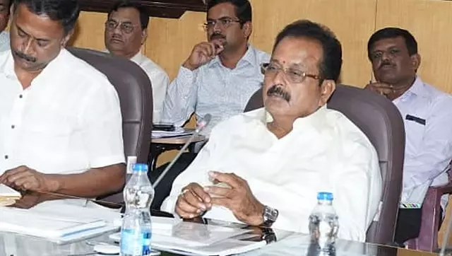 अगर फंडिंग में कमी है तो अधिकारी जिम्मेदार हैं : Minister Chaluvarayaswamy अगर फंडिंग में कमी है तो अधिकारी जिम्मेदार हैं : Minister Chaluvarayaswamy